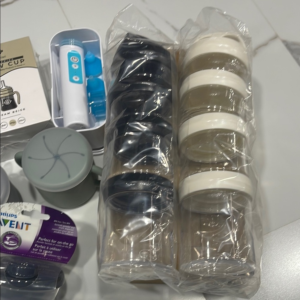 Baby Feeding Essentials Bundle - Picture 4 of 5